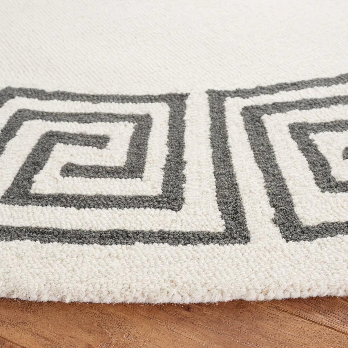 Safavieh Metro 6'-0" x 6'-0" Rug in Ivory / Grey