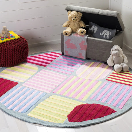 Safavieh Safavieh Kids 6'-0" x 6'-0" Rug in Blue / Multi