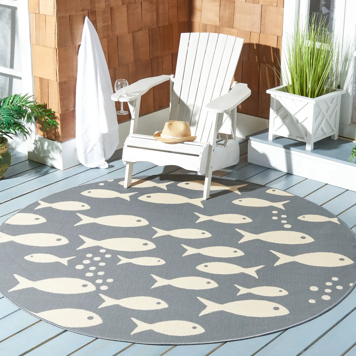 Safavieh Courtyard 5'-3" x 5'-3" Rug in Dark Grey / Beige