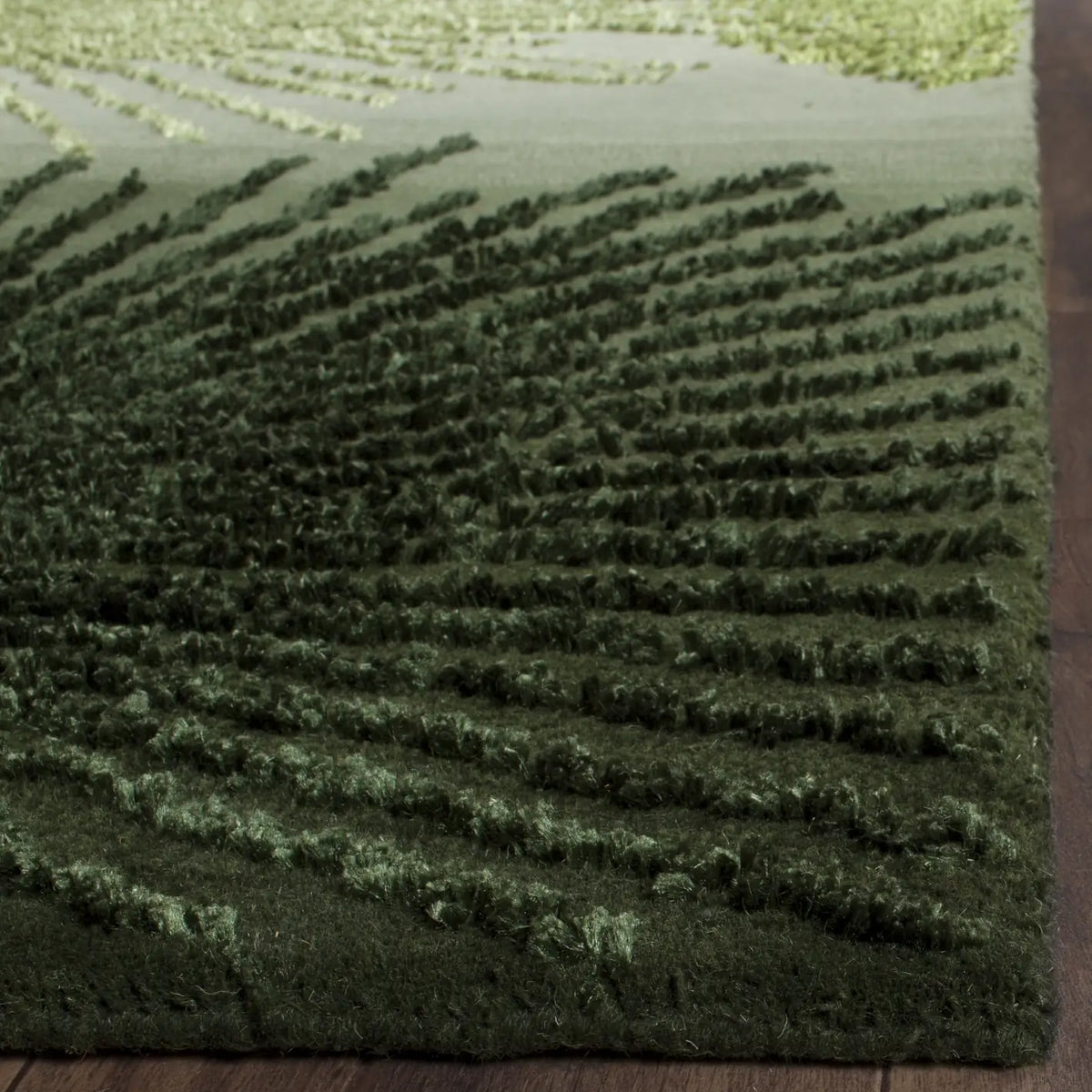 Safavieh Soho 7'-6" x 9'-6" Rug in Green / Multi