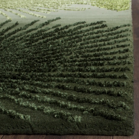 Safavieh Soho 7'-6" x 9'-6" Rug in Green / Multi