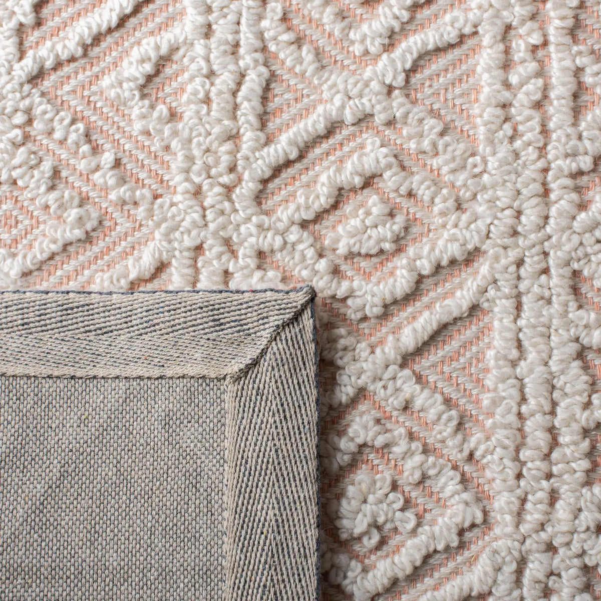 Safavieh Martha Stewart 4'-0" x 6'-0" Rug in Beige / Pink