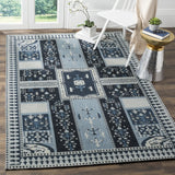 Safavieh Classic Vintage 4'-0" x 6'-0" Rug in Navy / Light Blue