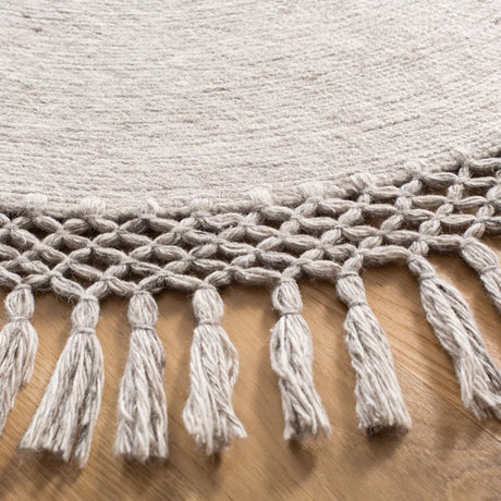 Safavieh Sahara 3'-0" x 3'-0" Rug in Beige