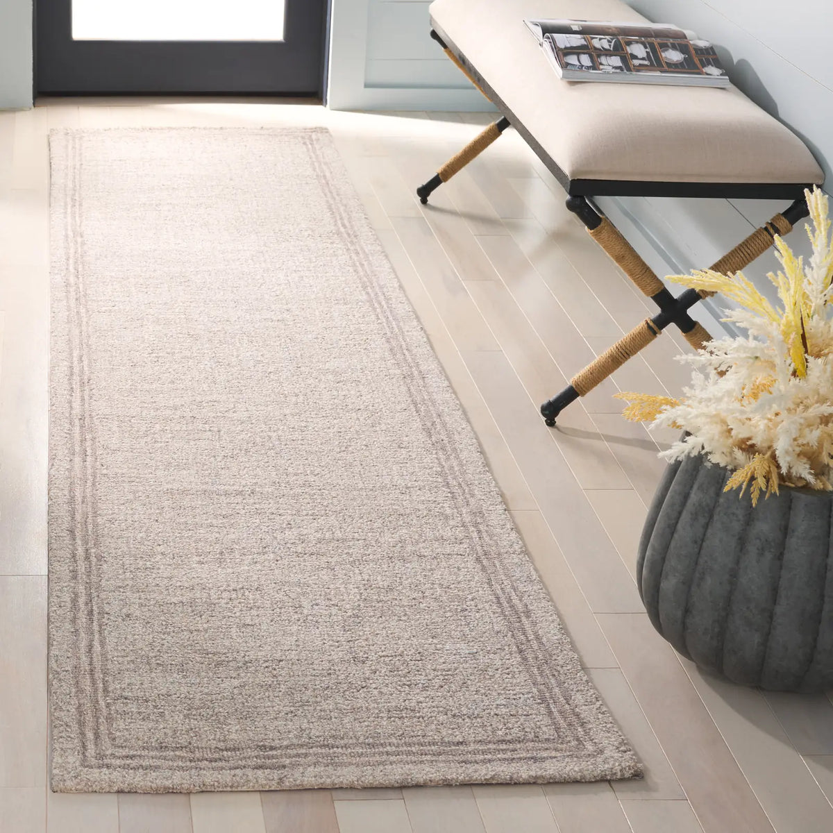 Safavieh Ebony 2'-3" x 9'-0" Rug in Grey