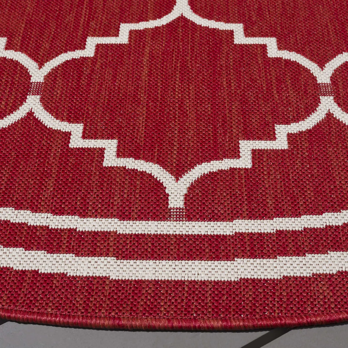 Safavieh Courtyard 6'-7" x 6'-7" Rug in Red / Beige