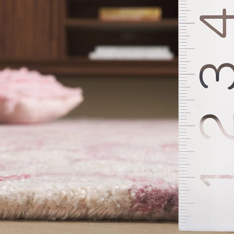 Safavieh Anatolia 4'-0" x 6'-0" Rug in Light Pink