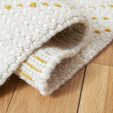 Safavieh Casablanca 4'-0" x 6'-0" Rug in Ivory / Gold