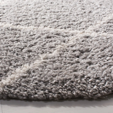 Safavieh Parma Shag 5'-3" x 5'-3" Rug in Grey / Cream