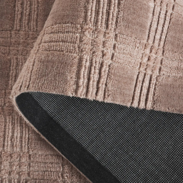 Safavieh Genre 4'-0" x 6'-0" Rug in Brown