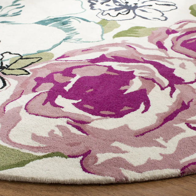 Safavieh Wyndham 7'-0" x 7'-0" Rug in Ivory / Multi