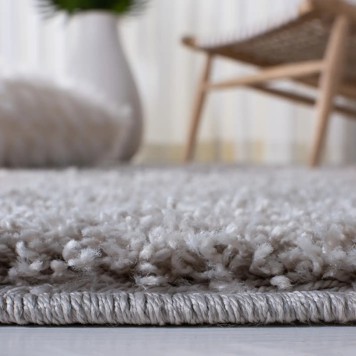 Safavieh Venus Shag 500 4'-0" x 6'-0" Rug in Light Grey