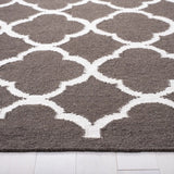 Safavieh Dhurries 5'-0" x 8'-0" Rug in Brown / Ivory