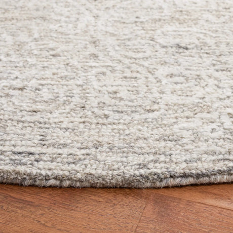 Safavieh Precious 6'-0" x 6'-0" Rug in Beige / Ivory