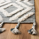 Safavieh Kenya 4'-0" x 6'-0" Rug in Teal / Ivory