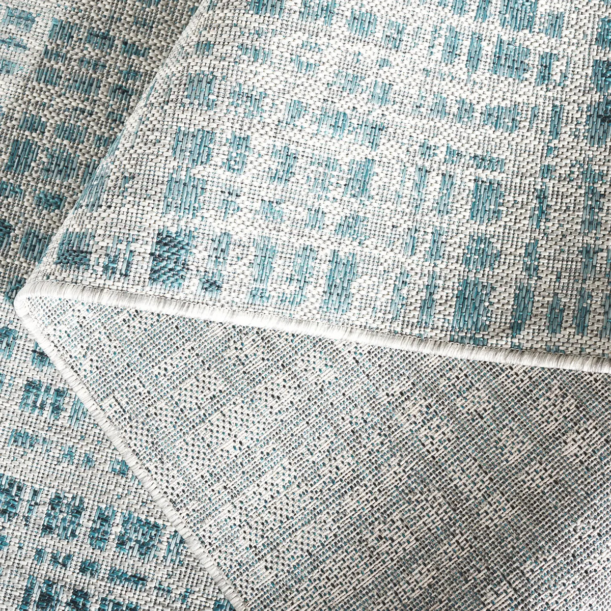 Safavieh Courtyard 5'-3" x 7'-7" Rug in Grey / Blue
