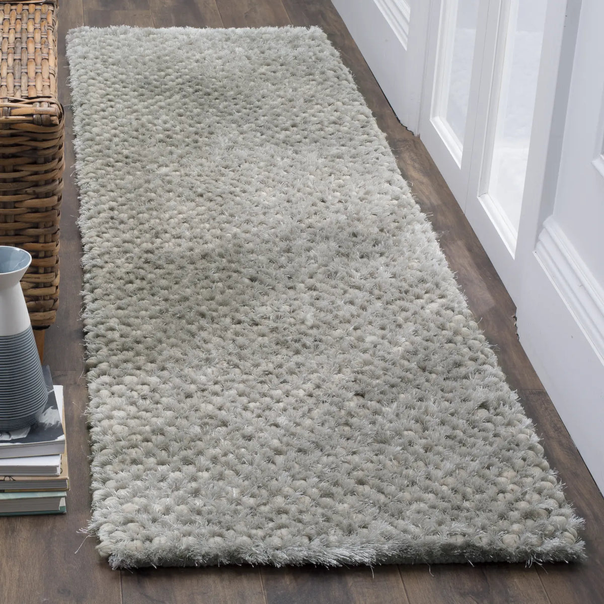 Safavieh Sg-Sts-Saint Tropez Shag 2'-3" x 8'-0" Rug in Silver