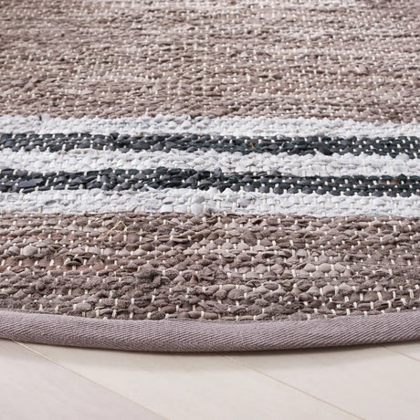 Safavieh Vintage Leather 7'-0" x 7'-0" Rug in Grey / Ivory