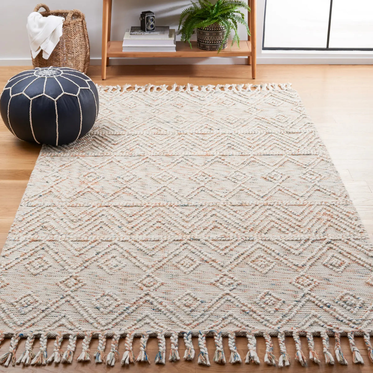 Safavieh Natura 4'-0" x 6'-0" Rug in Ivory / Blue