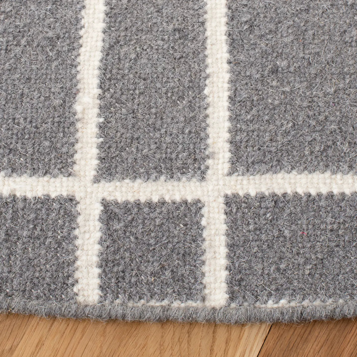 Safavieh Dhurries 6'-0" x 6'-0" Rug in Grey / Ivory