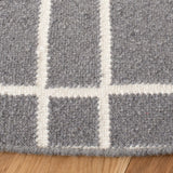 Safavieh Dhurries 6'-0" x 6'-0" Rug in Grey / Ivory