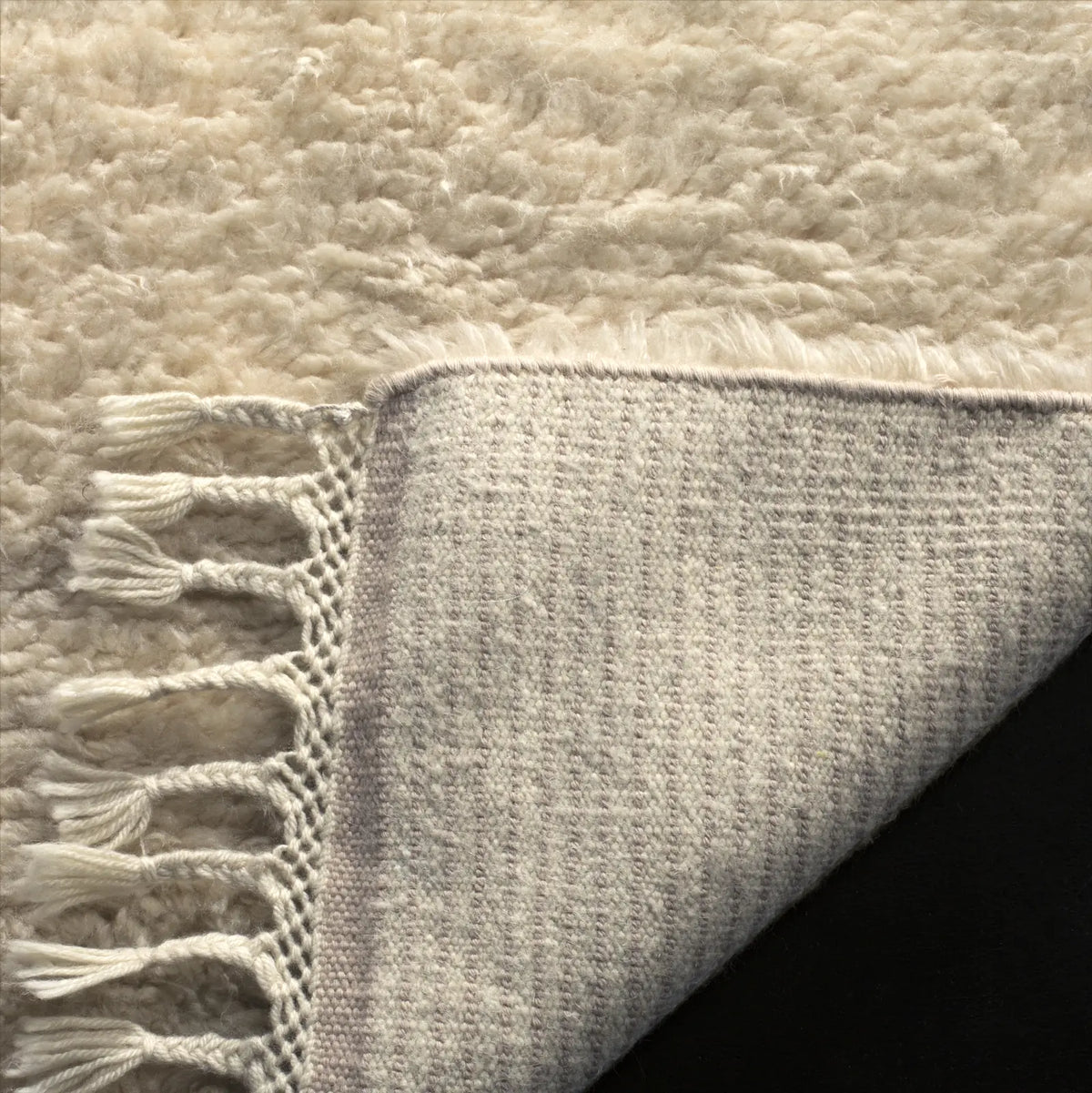 Safavieh Casablanca 5'-0" x 8'-0" Rug in Beige