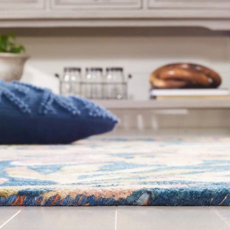 Safavieh Blossom 4'-0" x 6'-0" Rug in Blue / Plum