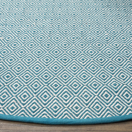 Safavieh Montauk 6'-0" x 6'-0" Rug in Ivory / Turquoise