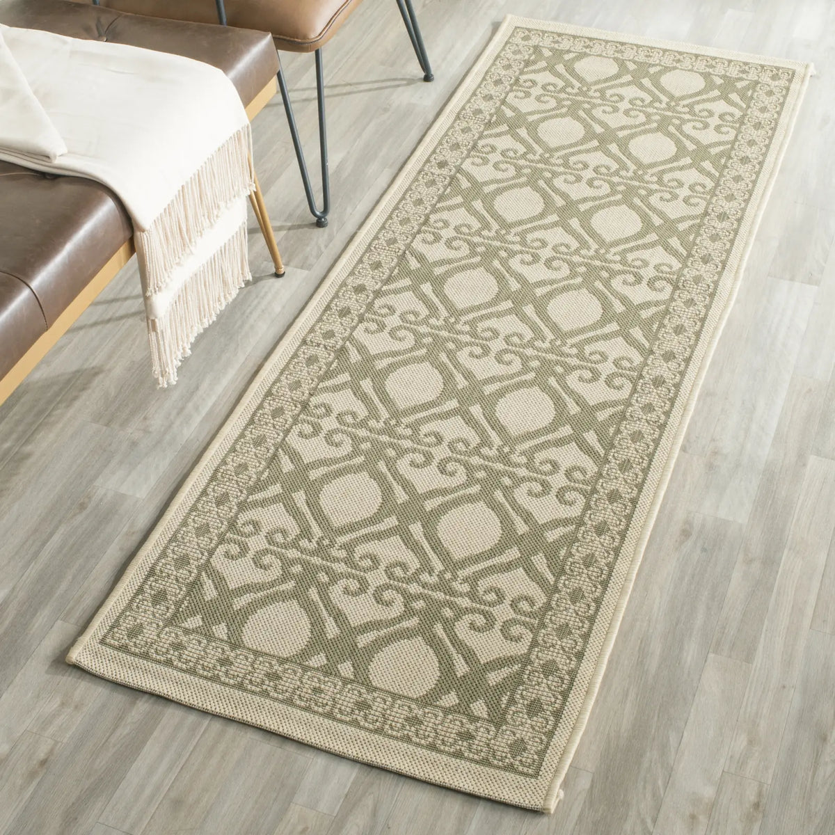 Safavieh Courtyard 2'-3" x 6'-7" Rug in Natural / Olive