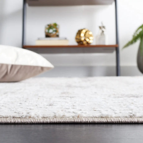 Safavieh Parker 4'-0" x 6'-0" Rug in Taupe / Ivory Grey