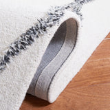Safavieh Casablanca 4'-0" x 6'-0" Rug in Ivory / Black