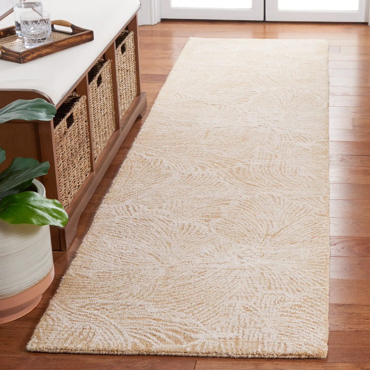 Safavieh Ebony 2'-3" x 9'-0" Rug in Gold / Ivory