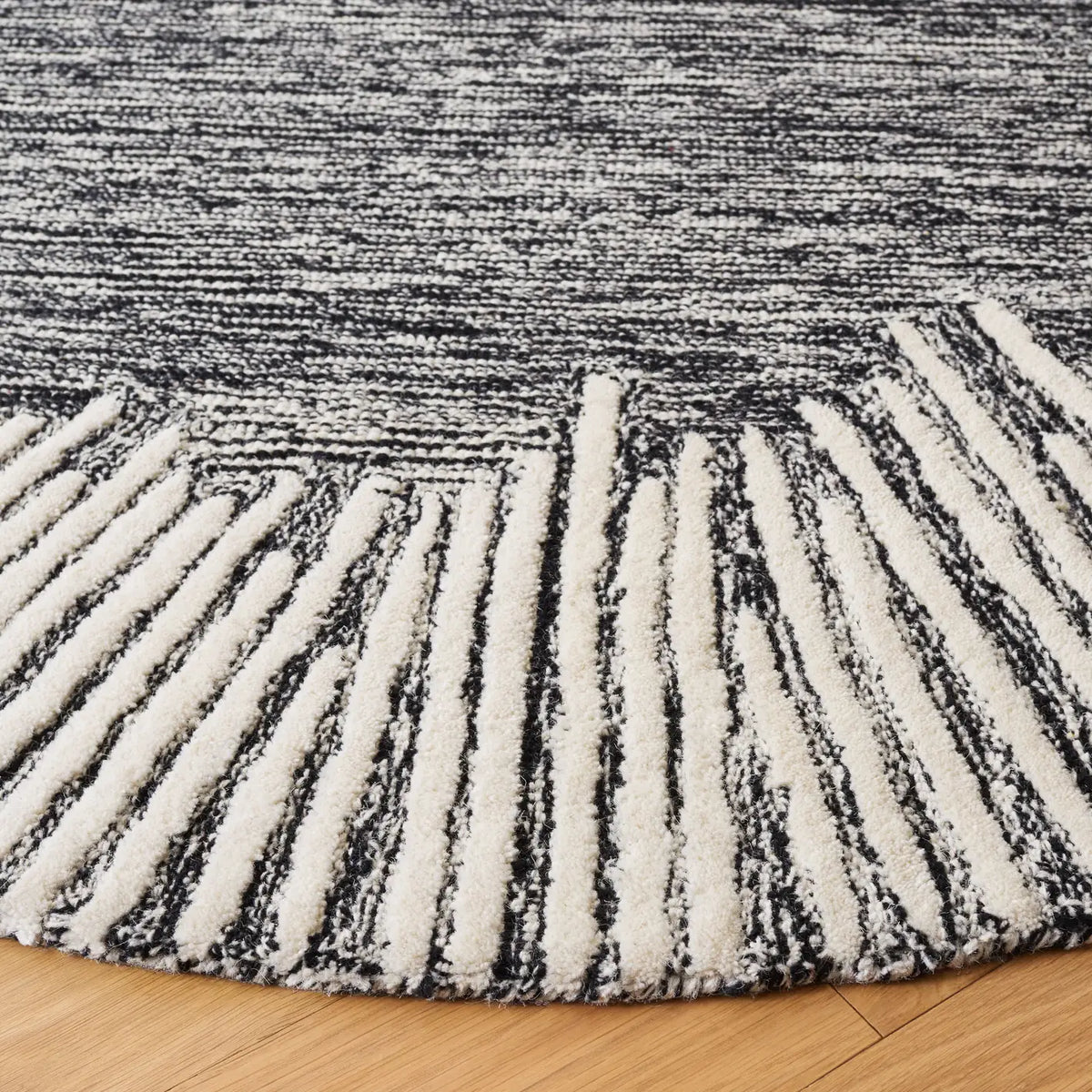 Safavieh Abstract 6'-0" x 6'-0" Rug in Black / Ivory