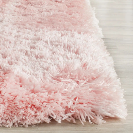 Safavieh Arctic Shag 2'-3" x 8'-0" Rug in Pink