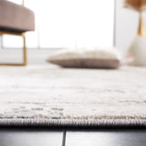 Safavieh Invista 5'-3" x 7'-6" Rug in Cream / Beige