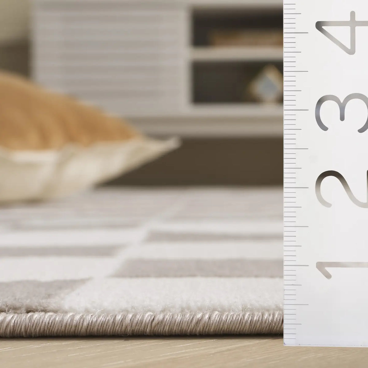 Safavieh Groove 4'-0" x 6'-0" Rug in Ivory / Beige