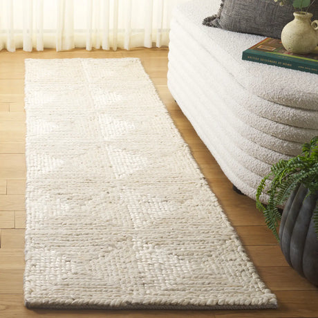 Safavieh Natural Fiber 2'-3" x 8'-0" Rug in Bleach / Ivory