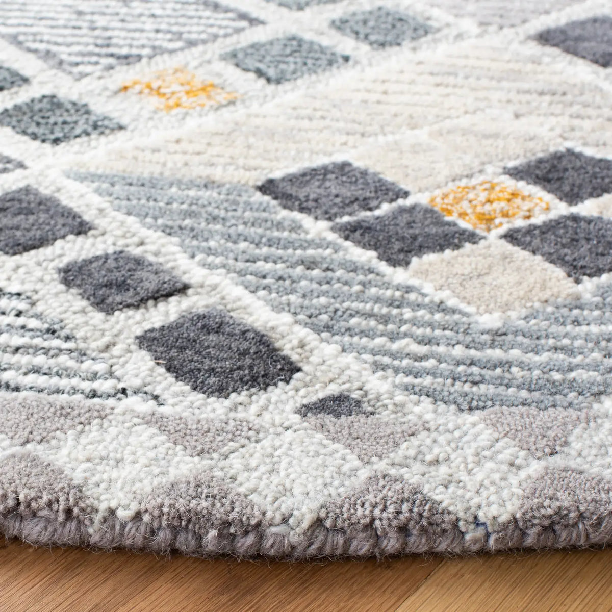 Safavieh Soho 6'-0" x 6'-0" Rug in Grey / Gold