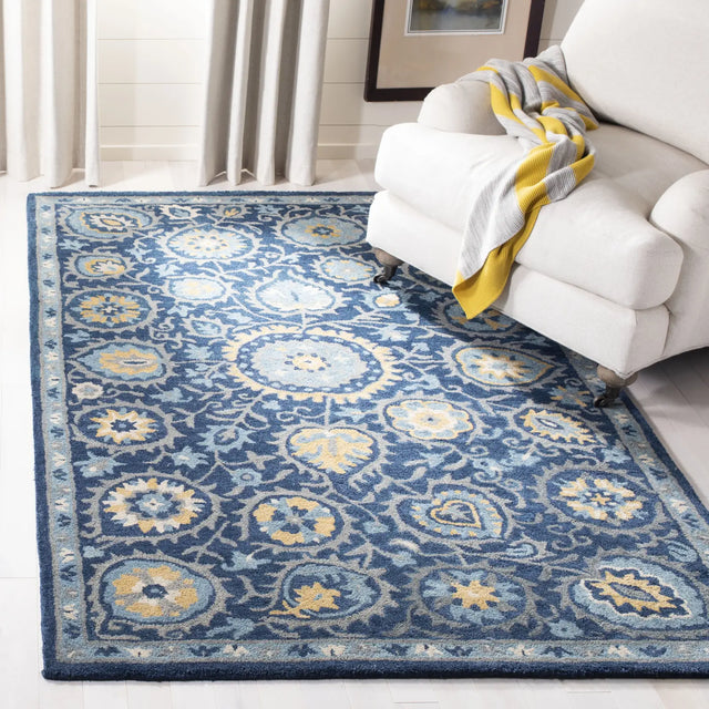Safavieh Heritage 5'-0" x 8'-0" Rug in Navy / Gold