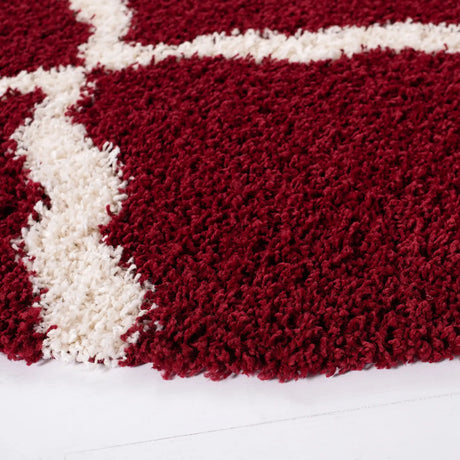 Safavieh Sgd-Dallas Shag 6'-0" x 6'-0" Rug in Red / Ivory