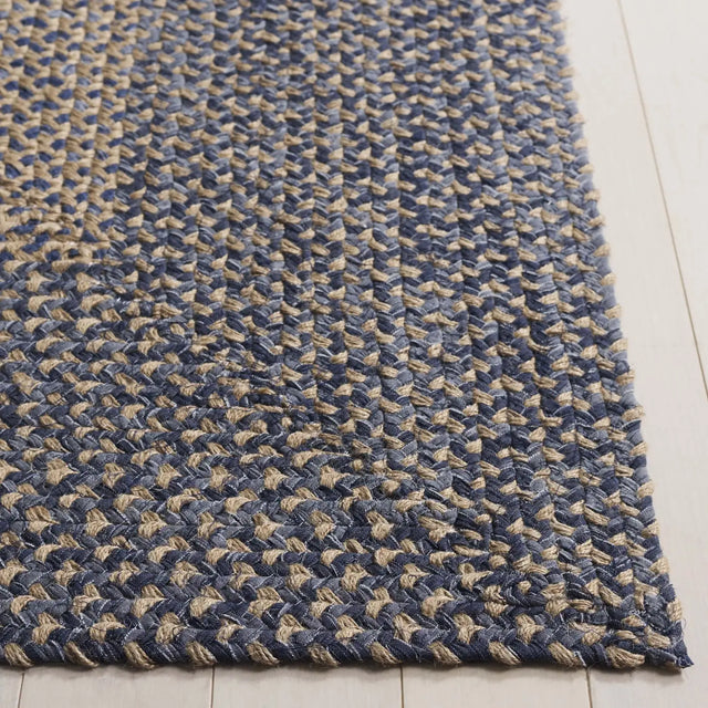 Safavieh Braided 800 4'-0" x 6'-0" Rug in Natural / Blue