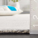 Safavieh Metro 4'-0" x 6'-0" Rug in Light Grey