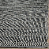 Safavieh Montauk 5'-0" x 7'-0" Rug in Ivory / Dark Grey