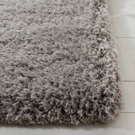 Safavieh Supreme Shag 4'-0" x 6'-0" Rug in Silver