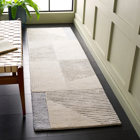 Safavieh Ebony 2'-3" x 11'-0" Rug in Beige / Grey