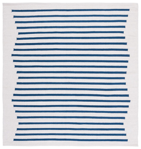 Safavieh Montauk 6'-0" x 6'-0" Rug in Ivory / Navy