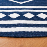 Safavieh Kilim 7'-0" x 7'-0" Rug in Navy / Ivory