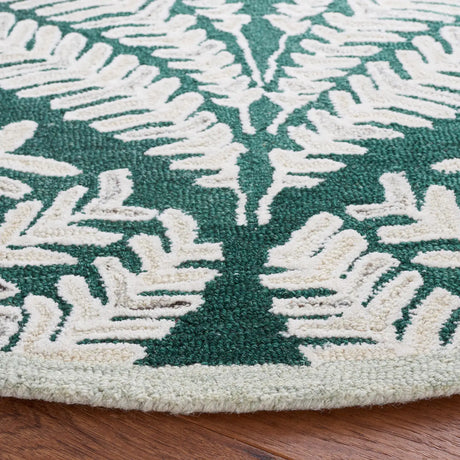 Safavieh Capri 5'-0" x 5'-0" Rug in Dark Green / Ivory