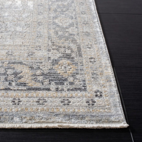 Safavieh Dream 4'-0" x 6'-0" Rug in Grey / Ivory