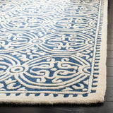 Safavieh Cambridge 4'-0" x 6'-0" Rug in Navy Blue / Ivory